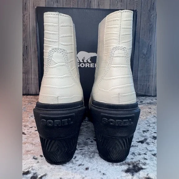 SOREL Ona Ave Wedge Boot in Chalk. Size 9 - Picture 8 of 13